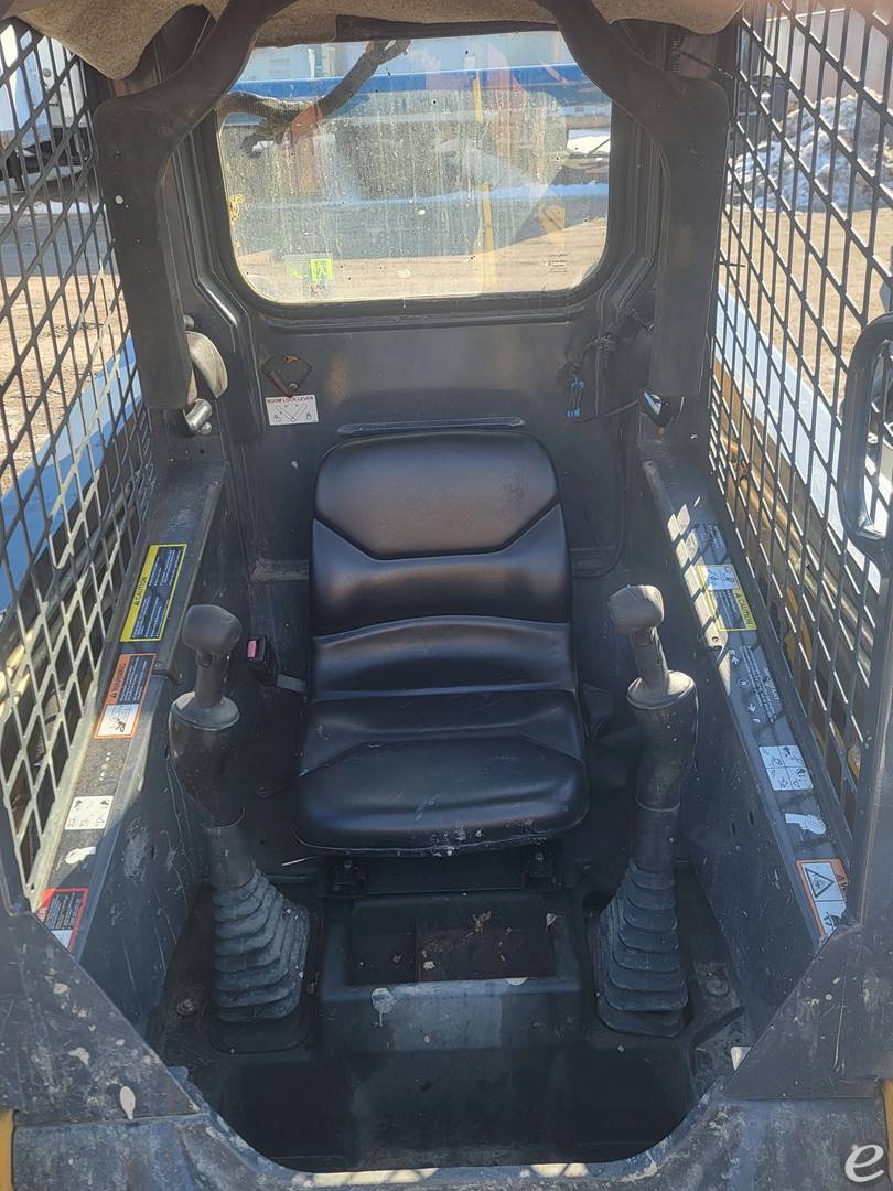 2012 John Deere JD318D