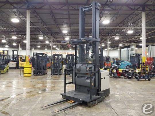 2021 Crown SP3530-30 Electric Order Picker - 123Forklift