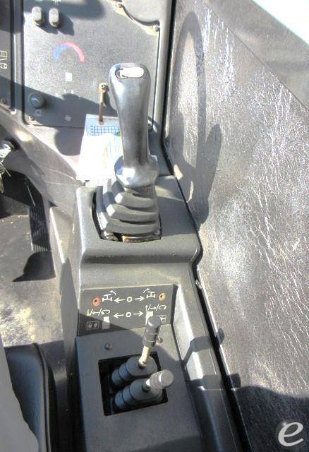 2012 Cat TL1055