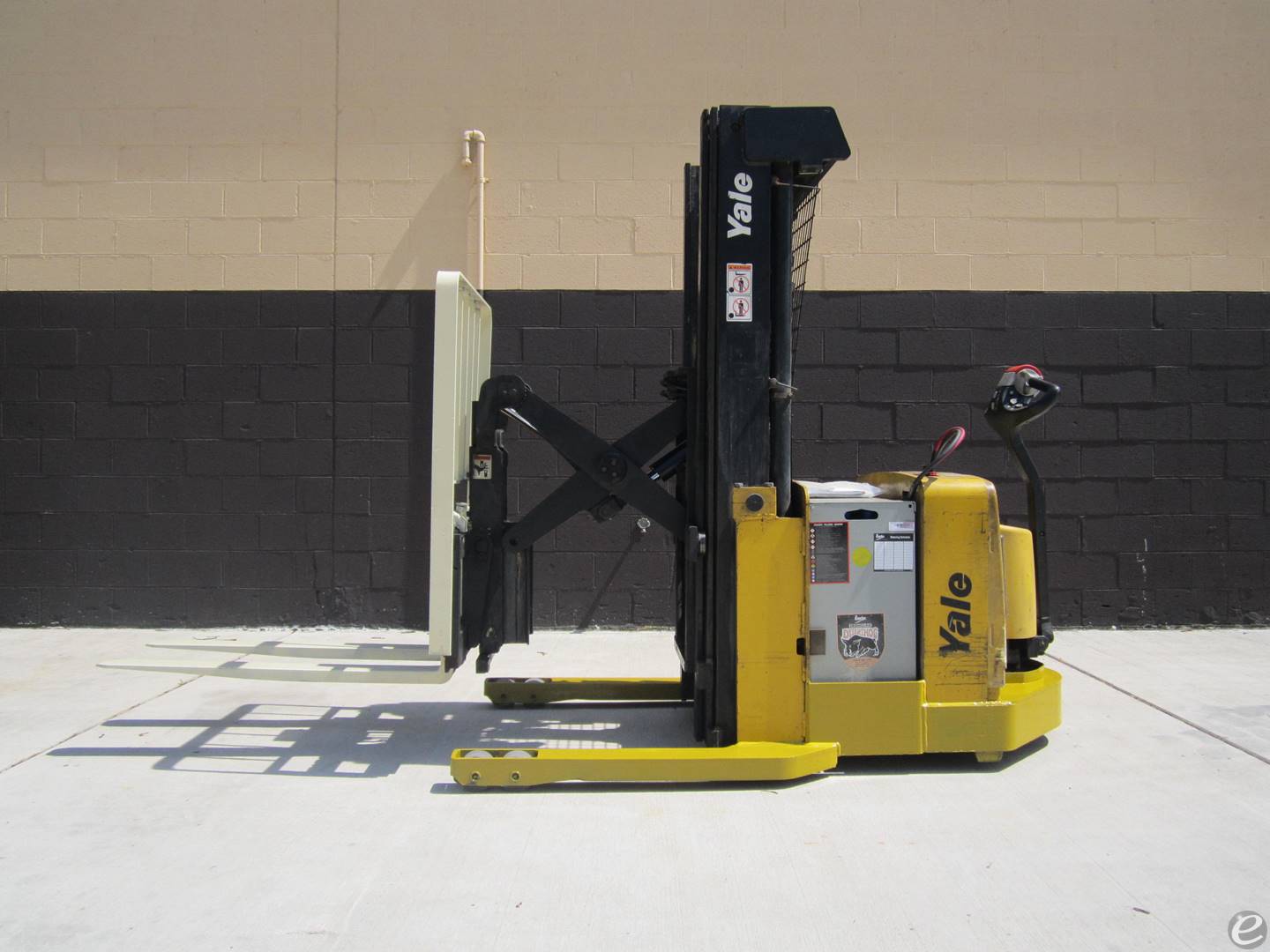 2004 Yale MRW030EN24TE078 Electric Forklift - 123Forklift