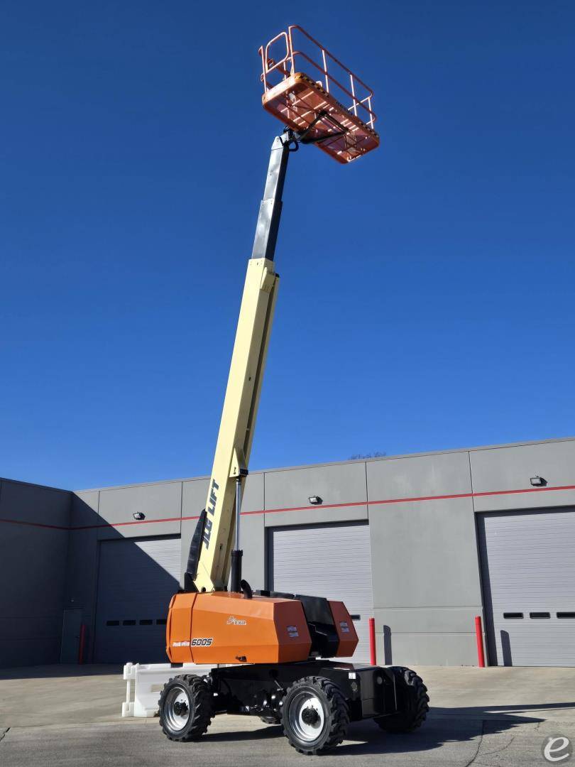 2014 JLG 600S
