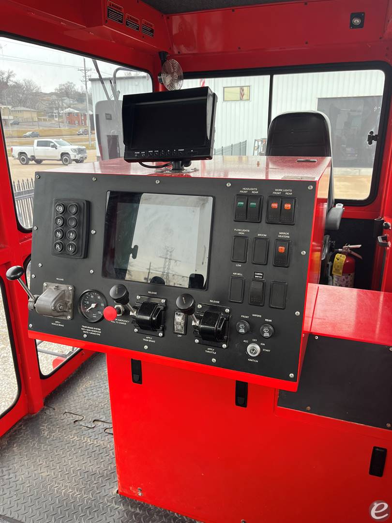 2022 Shuttlewagon SWX525