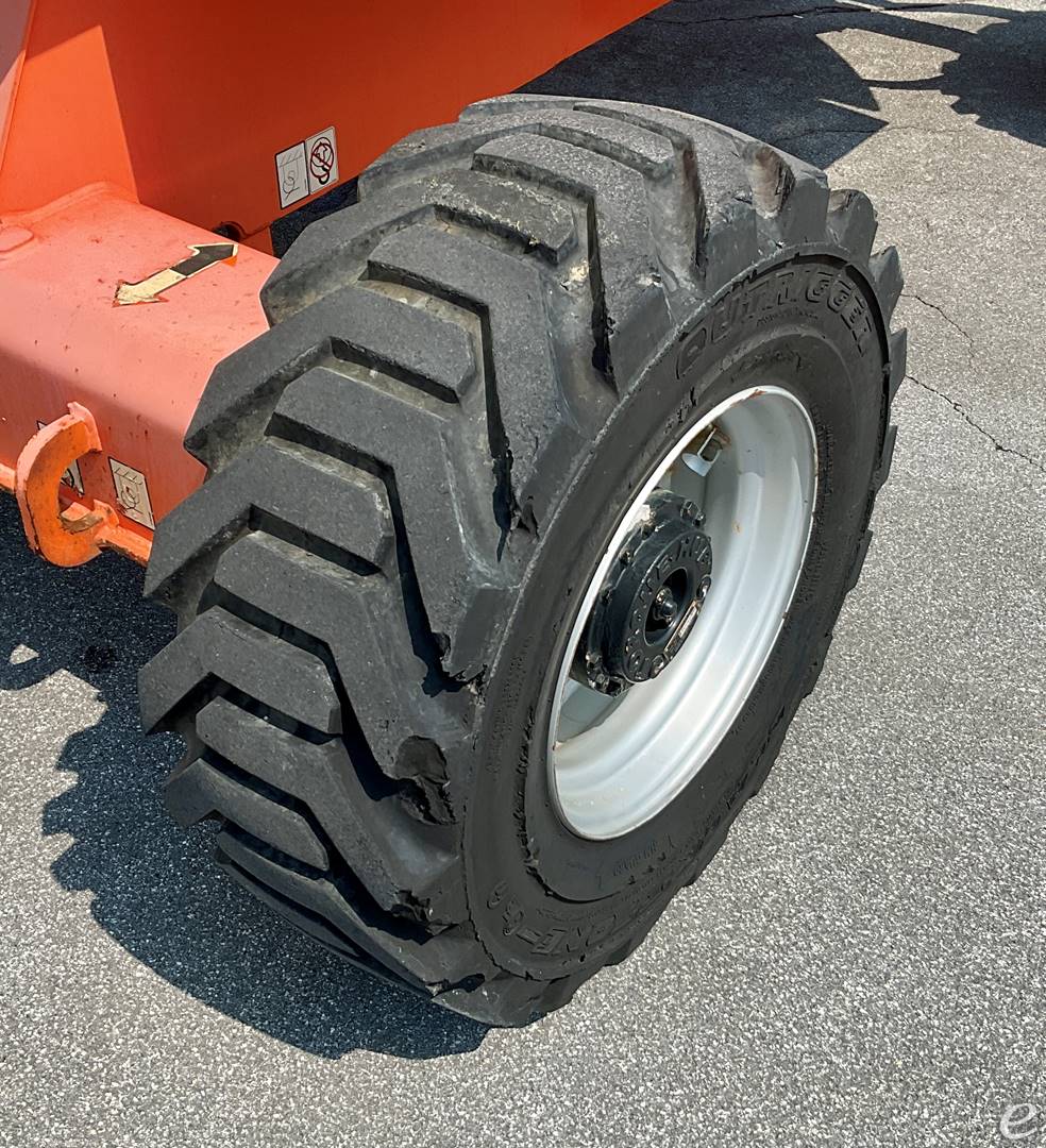 2017 JLG 450AJ