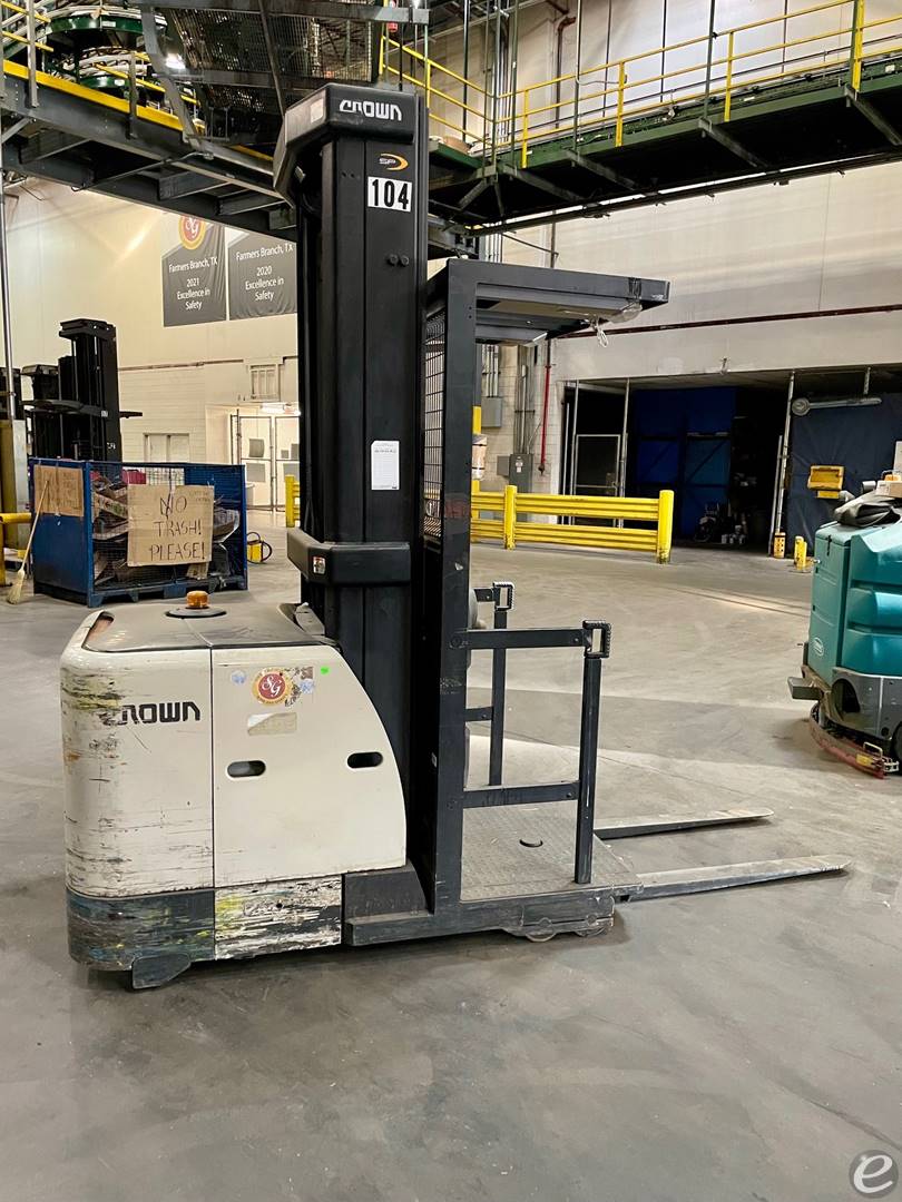 2012 Crown SP3520-30
