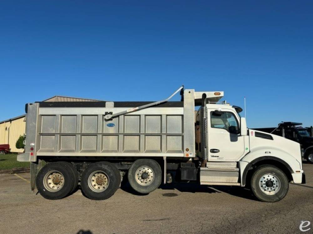 2024 Kenworth T880