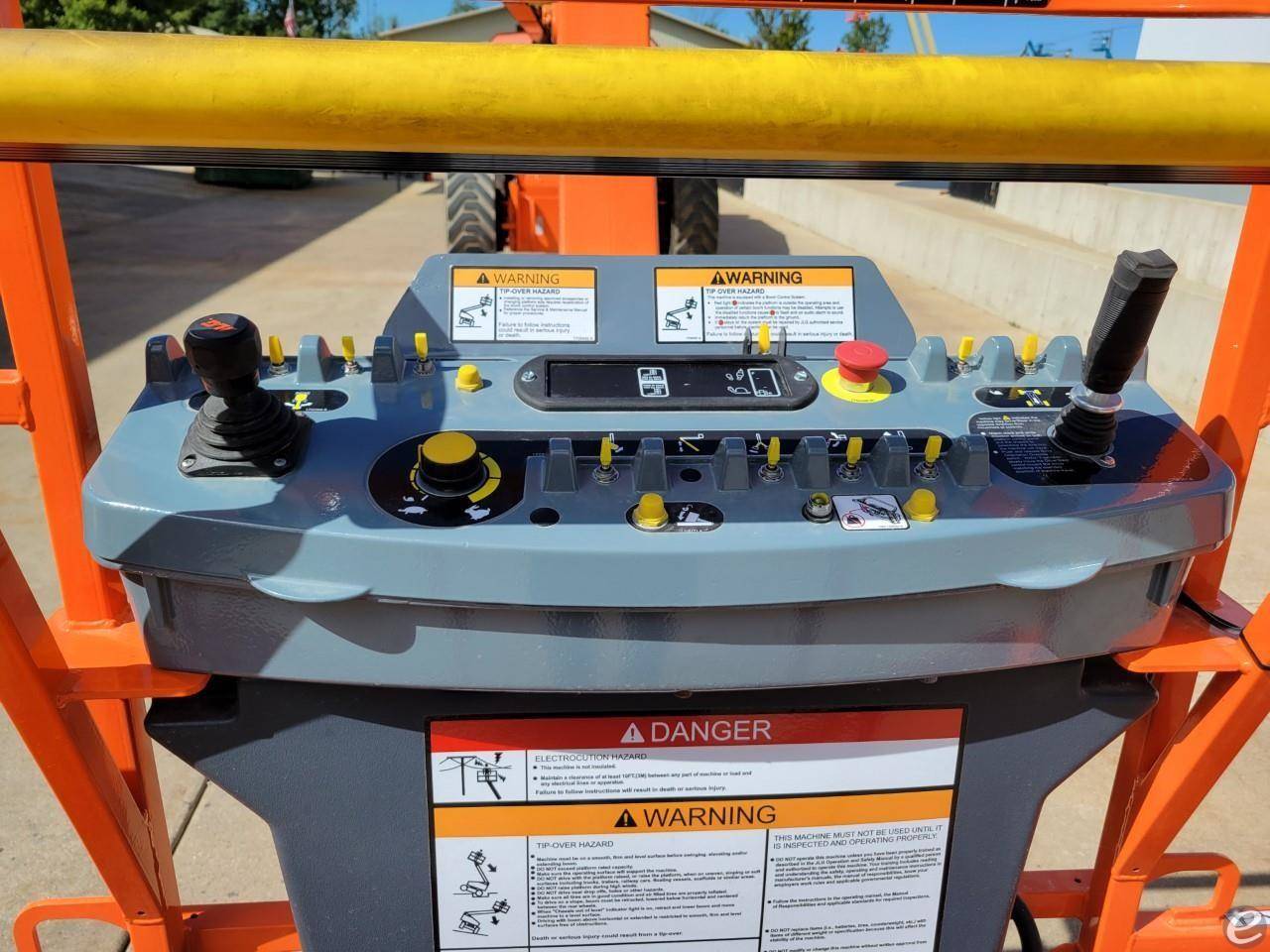 2009 JLG 1350SJP