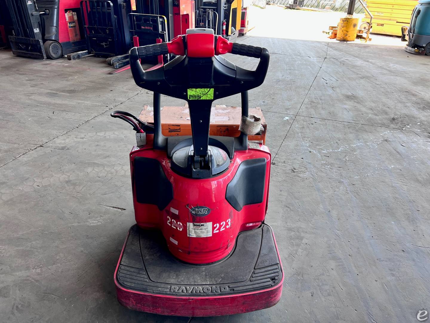 2016 Raymond 8410 Electric Forklift - 123Forklift