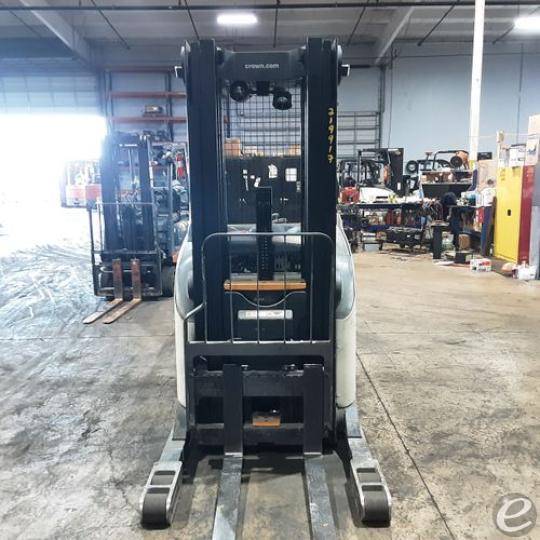 2018 Crown RR5725-45