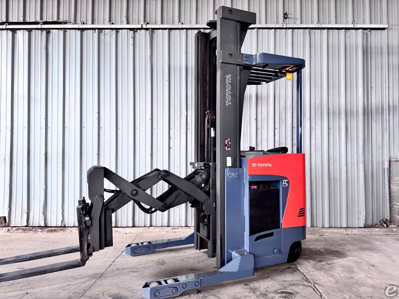 2009 Toyota 8BDRU15 Electric Reach Truck - 123Forklift