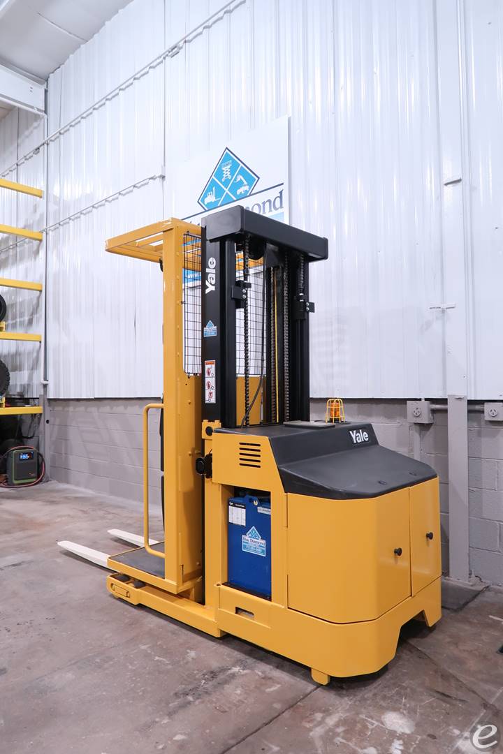 2011 Yale OS030EC Electric Order Picker - 123Forklift