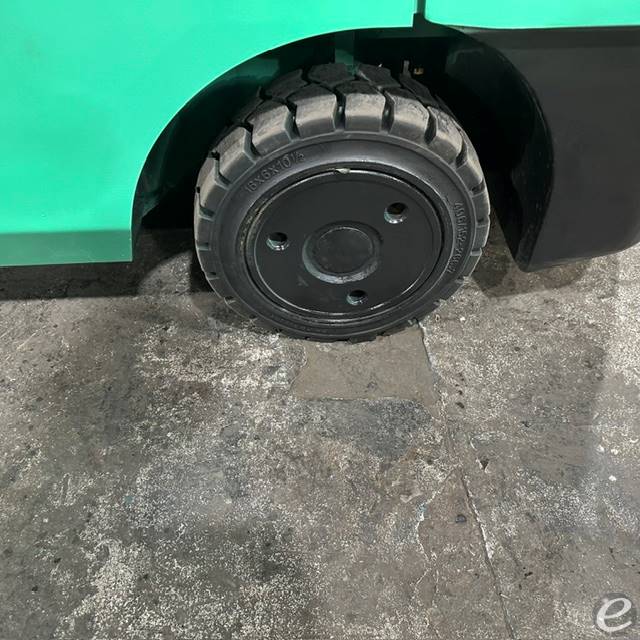 2021 Mitsubishi FGC33N
