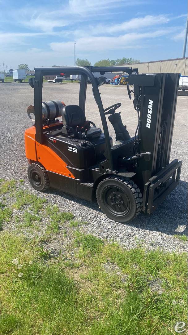 2017 Doosan G25N7