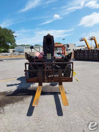 2017 JLG 1255