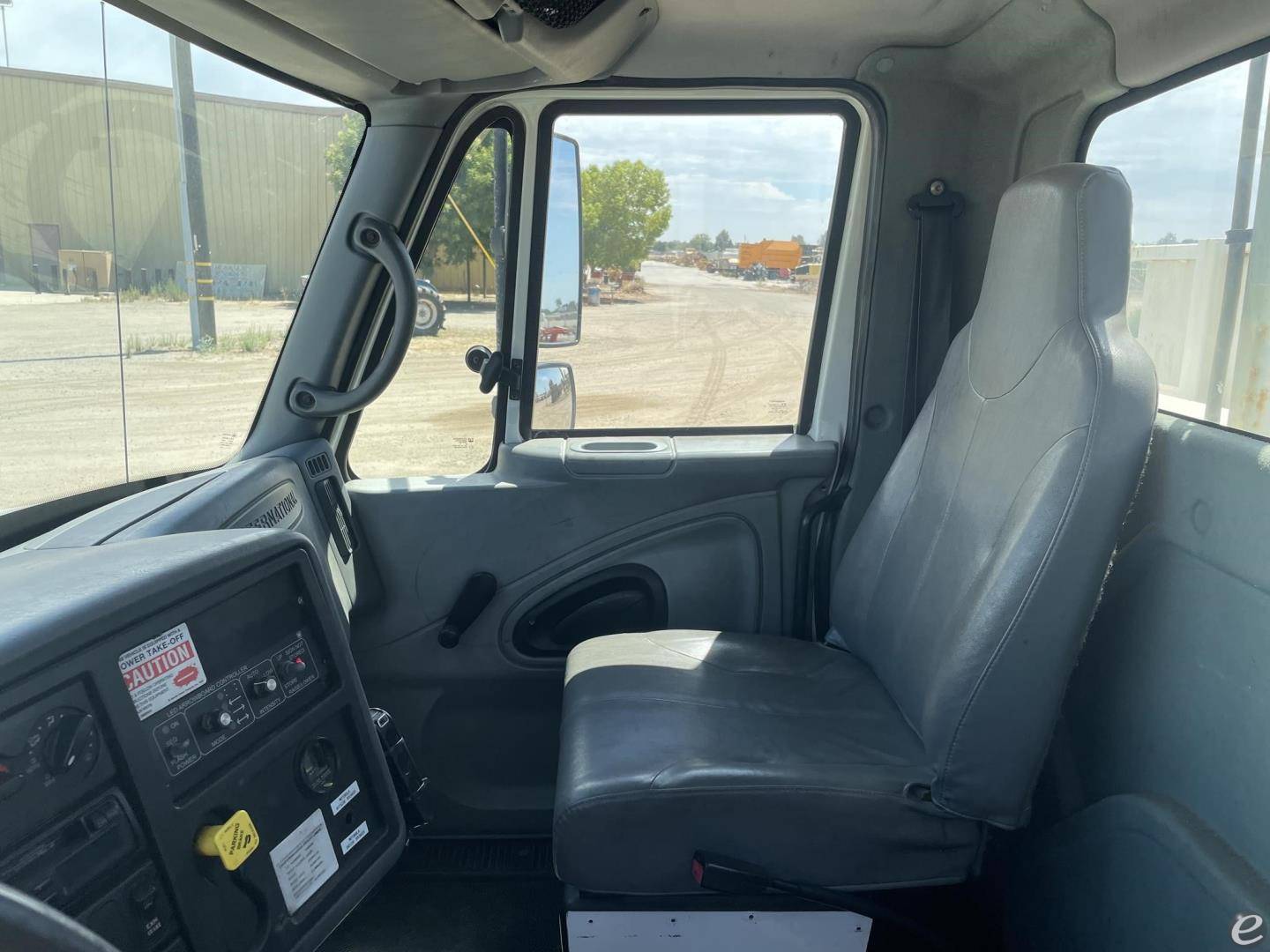 2006 International DURASTAR 4300