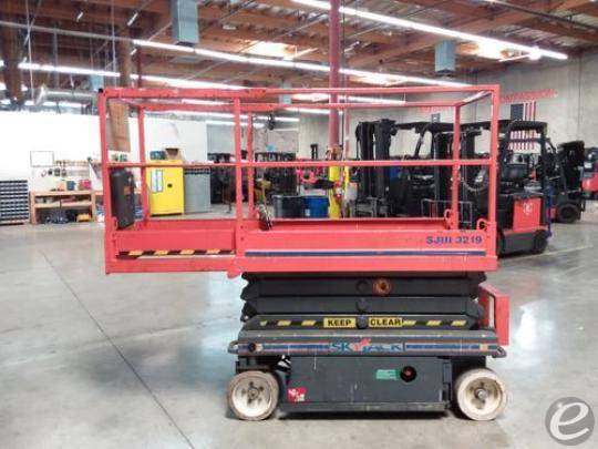2011 Skyjack SJIII 3219 Electric Scissor Lift - 123Forklift