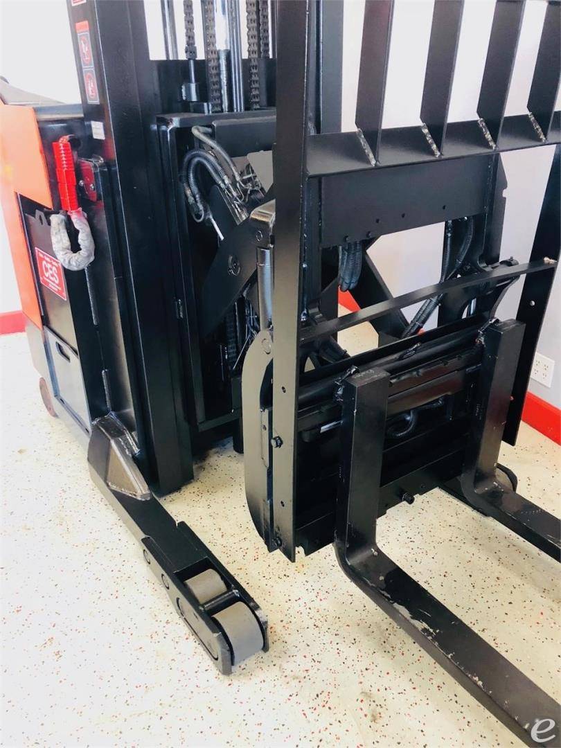 2005 Toyota 7BRU18 Electric Reach Truck - 123Forklift