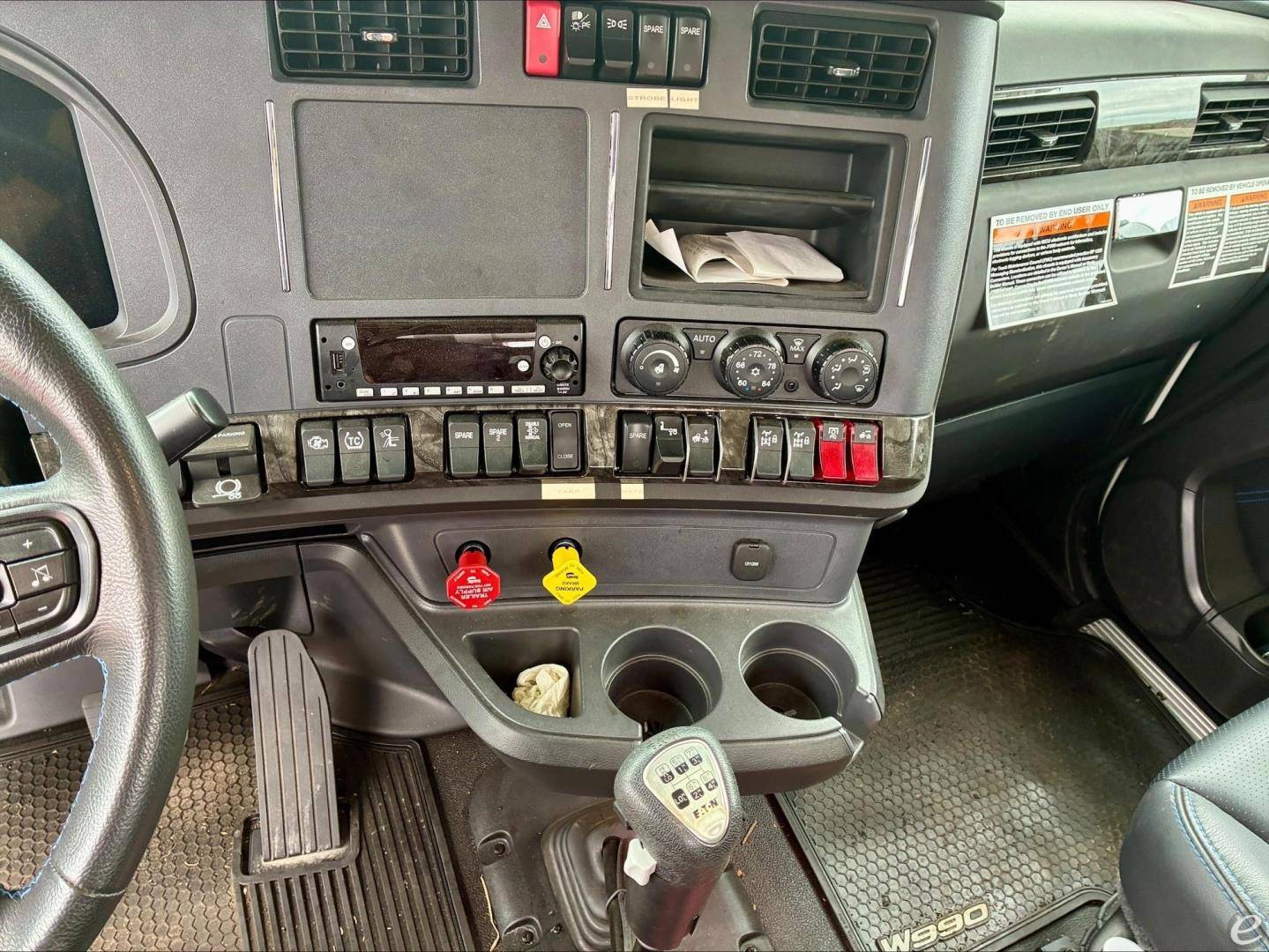 2025 Kenworth W990