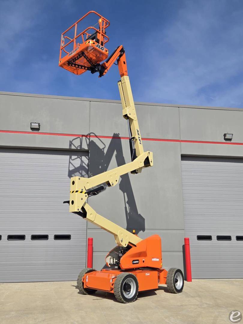 2022 JLG E450AJ