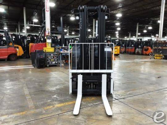 2016 Yale ESC040 Electric Forklift - 123Forklift