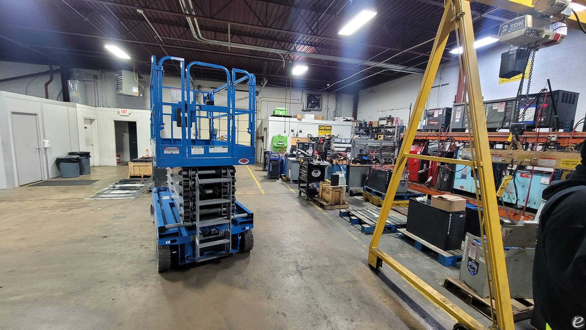 2016 Genie GS-4047 Electric Scissor...