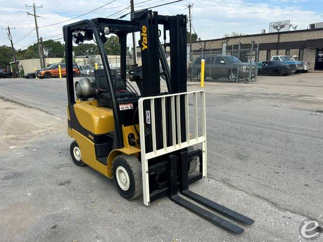2017 Yale GLP030VXNRAE084