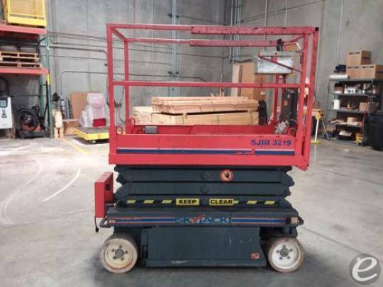 2011 Skyjack SJIII 3219 Electric Sc...