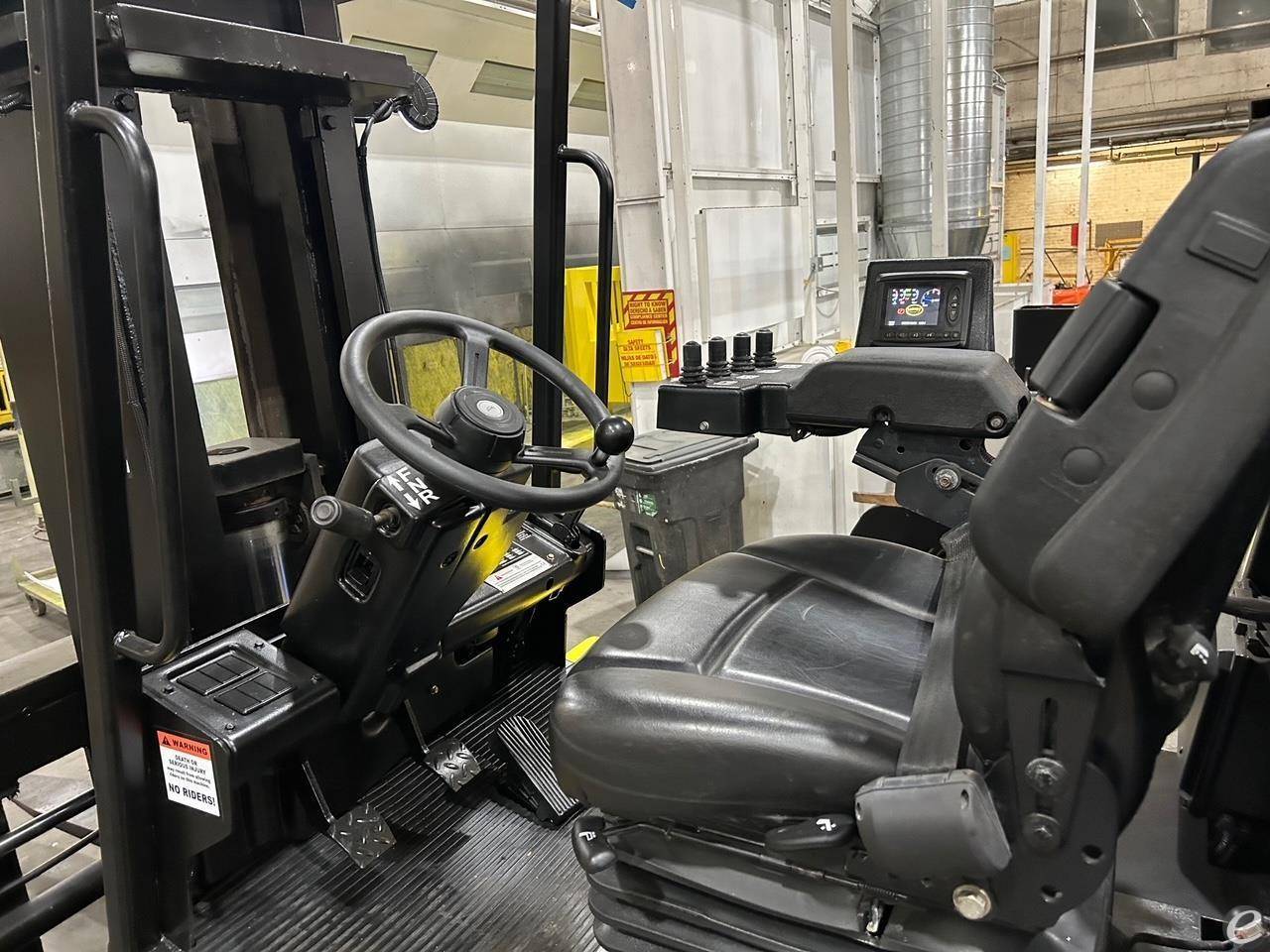 2013 Hoist Liftruck F350