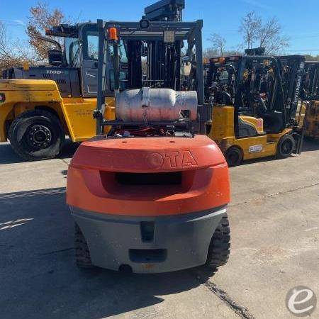 2000 Toyota 7FGU35 LP Gas Forklift