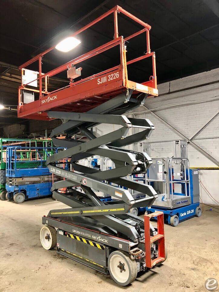 2011 Skyjack SJIII3226 Electric Scissor Lift - 123Forklift