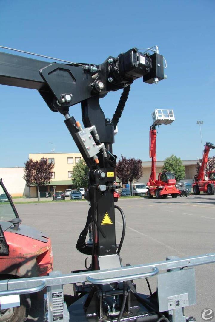 2025 Manitou PLATFORM WITH WINCH (MRT)