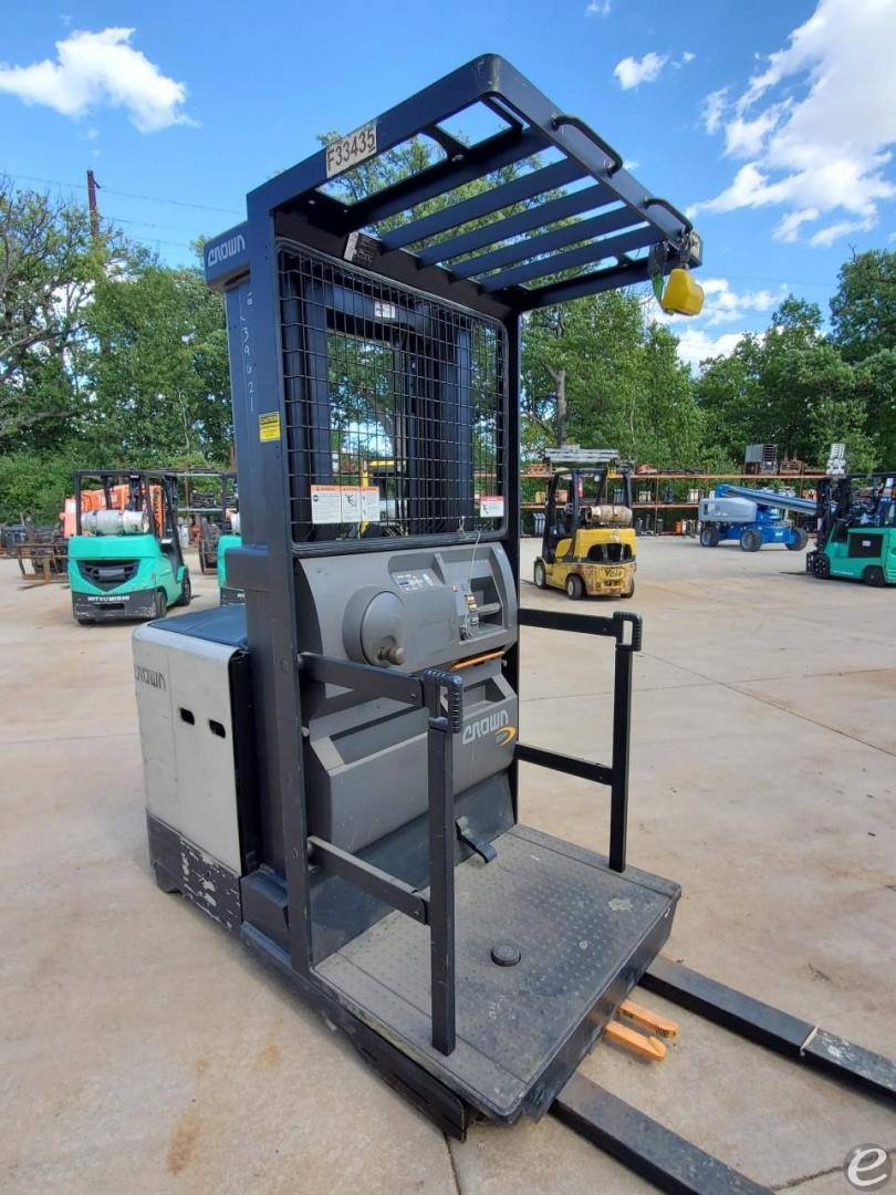 2008 Crown SP3505-30 Electric Order Picker - 123Forklift