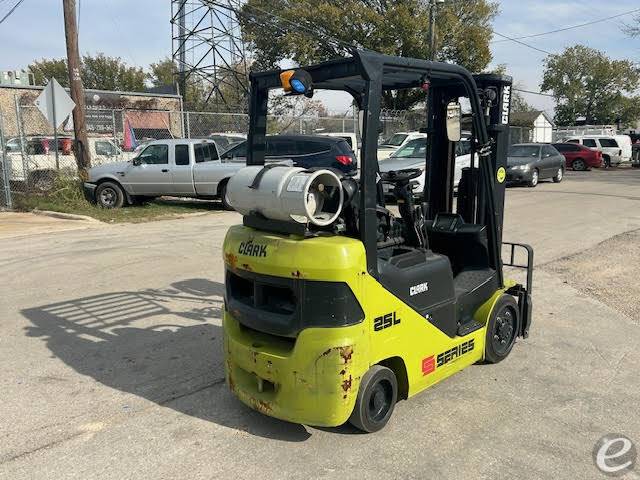 2021 Clark S25CL