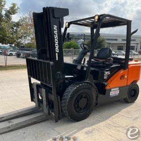 2019 Doosan D35S-5