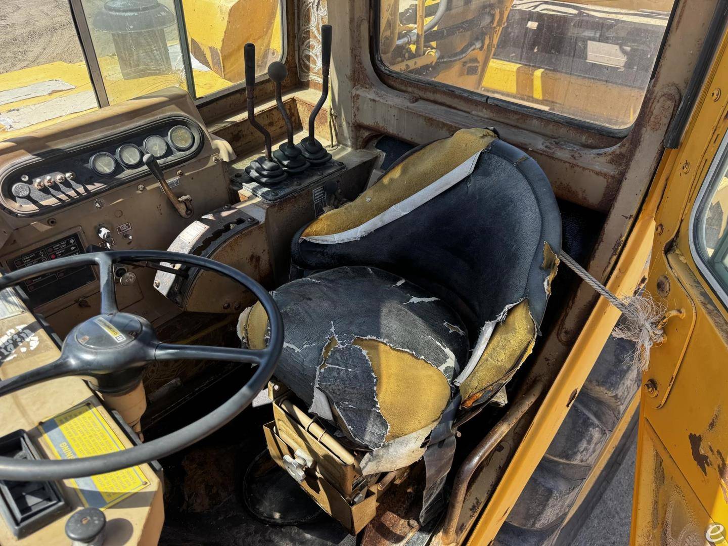1984 Cat 615