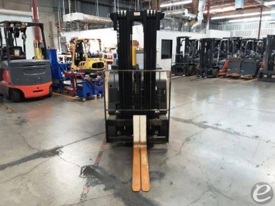 2017 Yale ESC030 Electric Forklift - 123Forklift