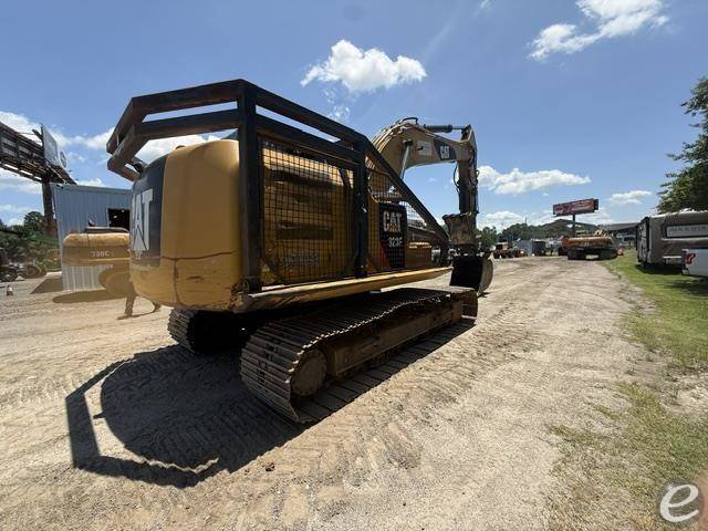 2016 Cat 323