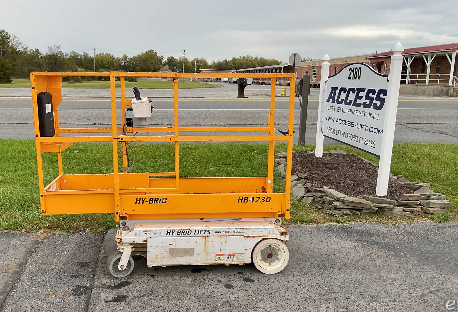 2017 Hy-Brid Lifts HB1230S3