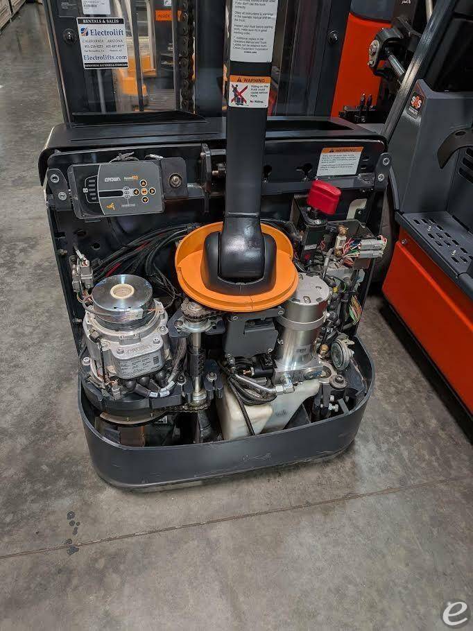 2022 Crown ES4000-35