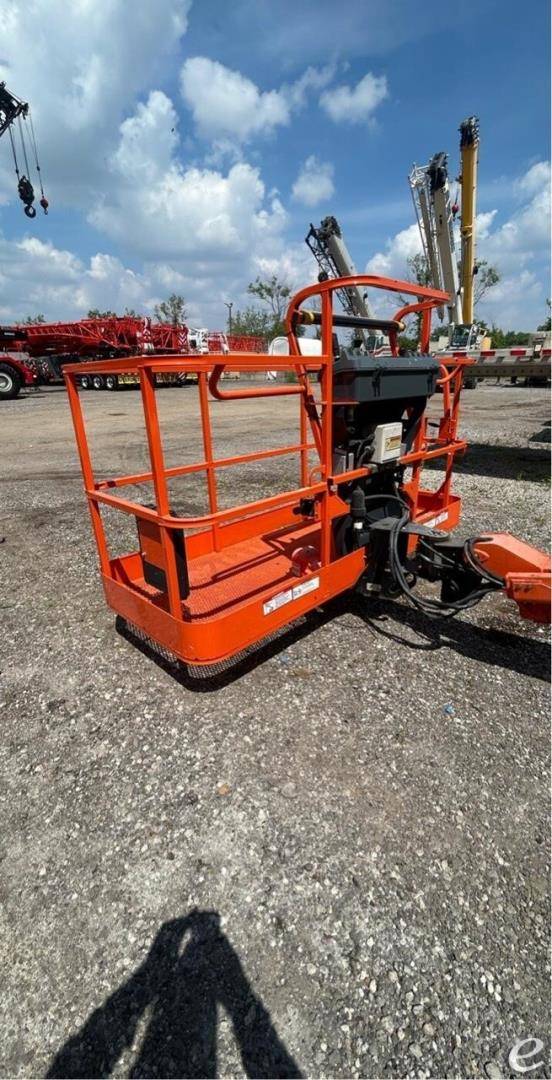 2016 JLG 400S