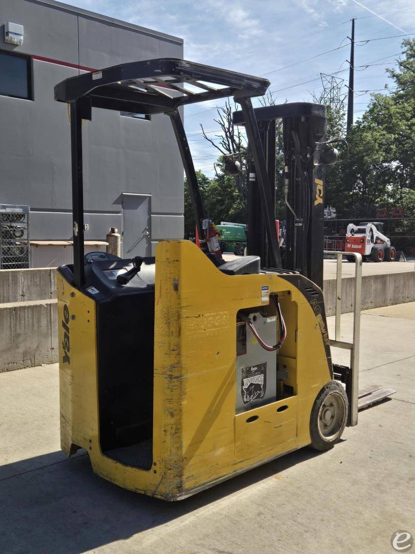 2019 Yale ESC040AD