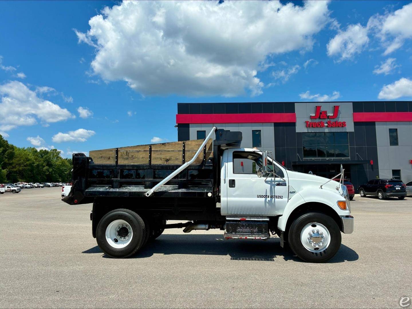 2015 Ford F750 XL SD