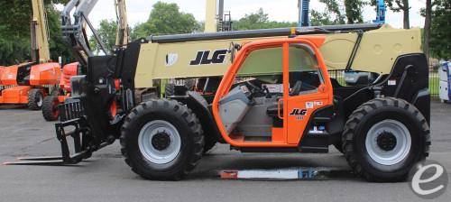 2016 JLG 1055
