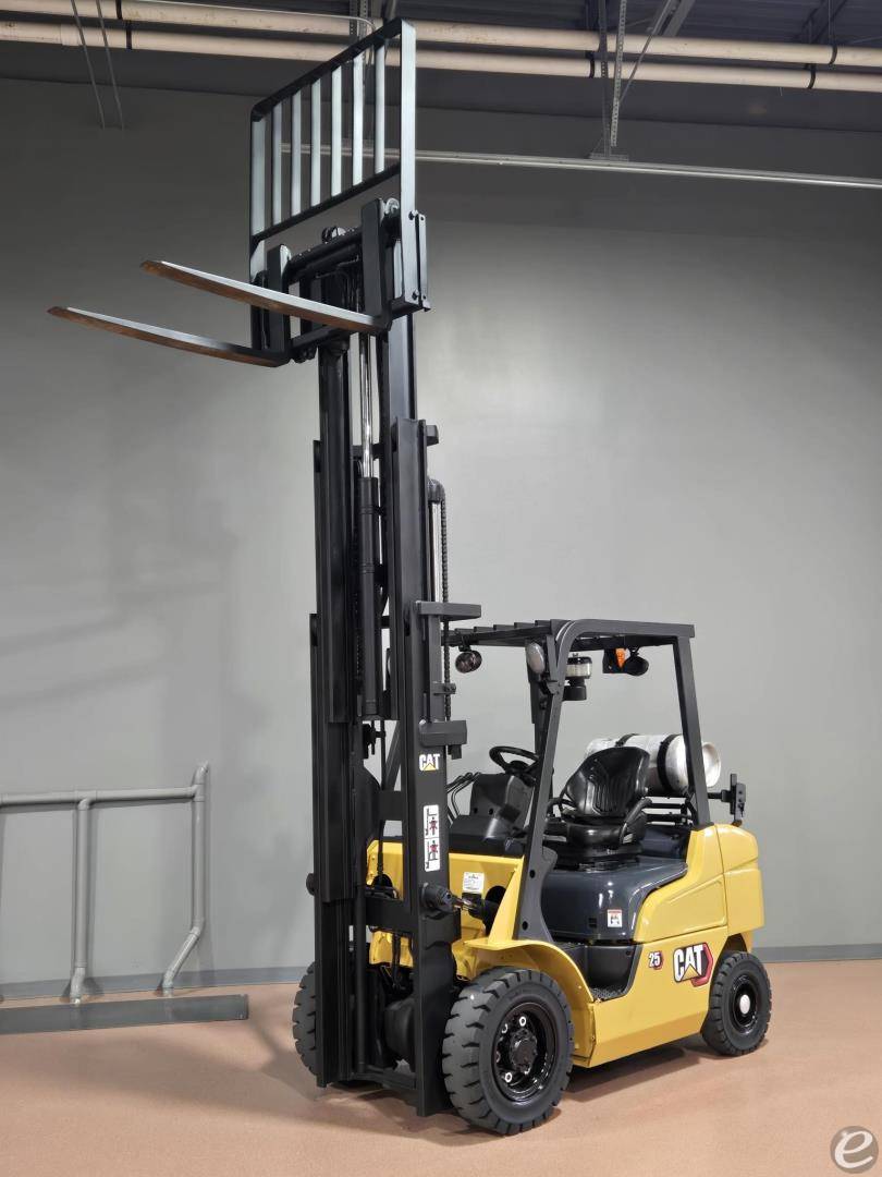 2020 Mitsubishi FG25N
