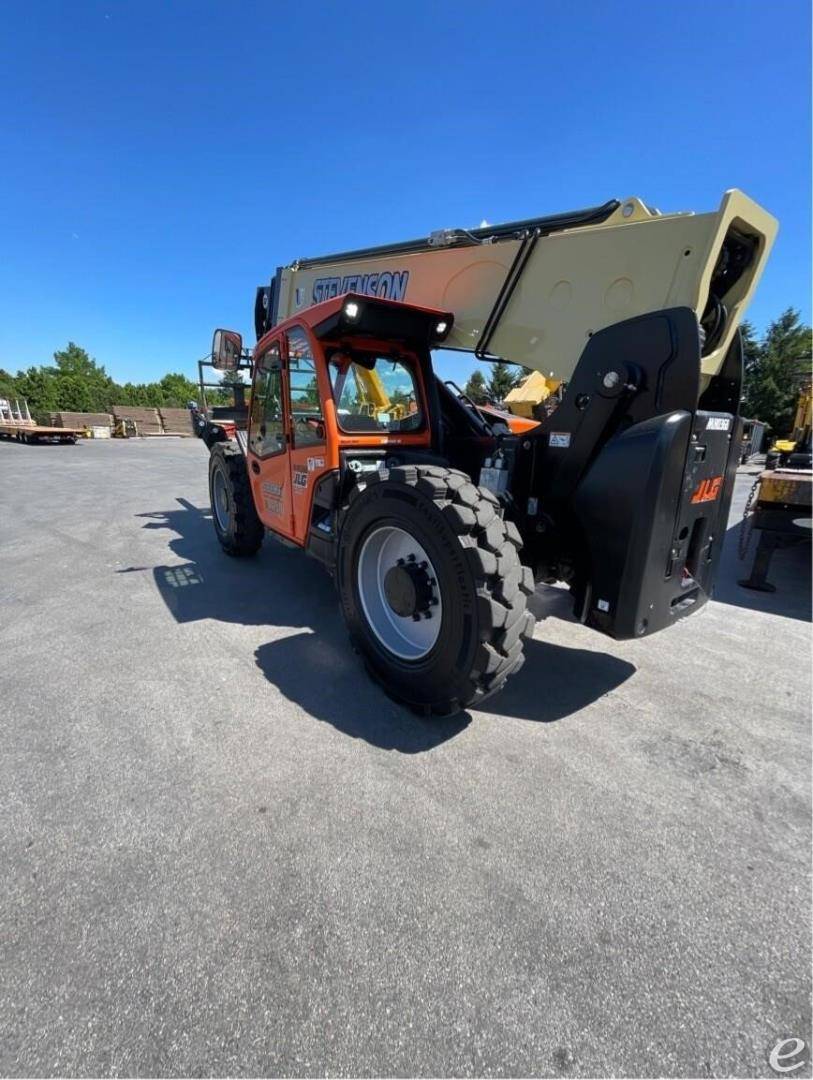 2022 JLG 1255