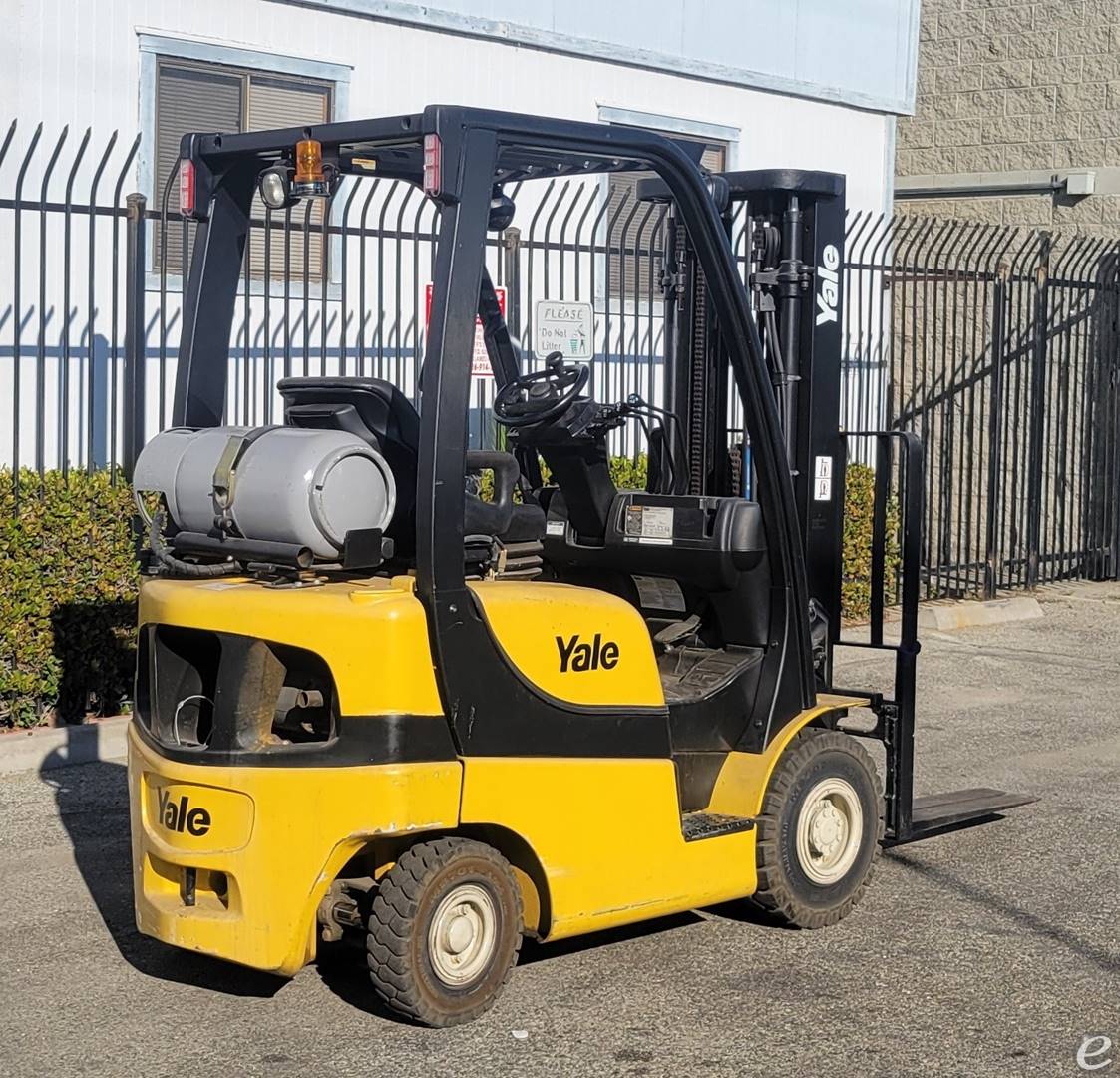 2016 Yale GLP030VXNRSE084