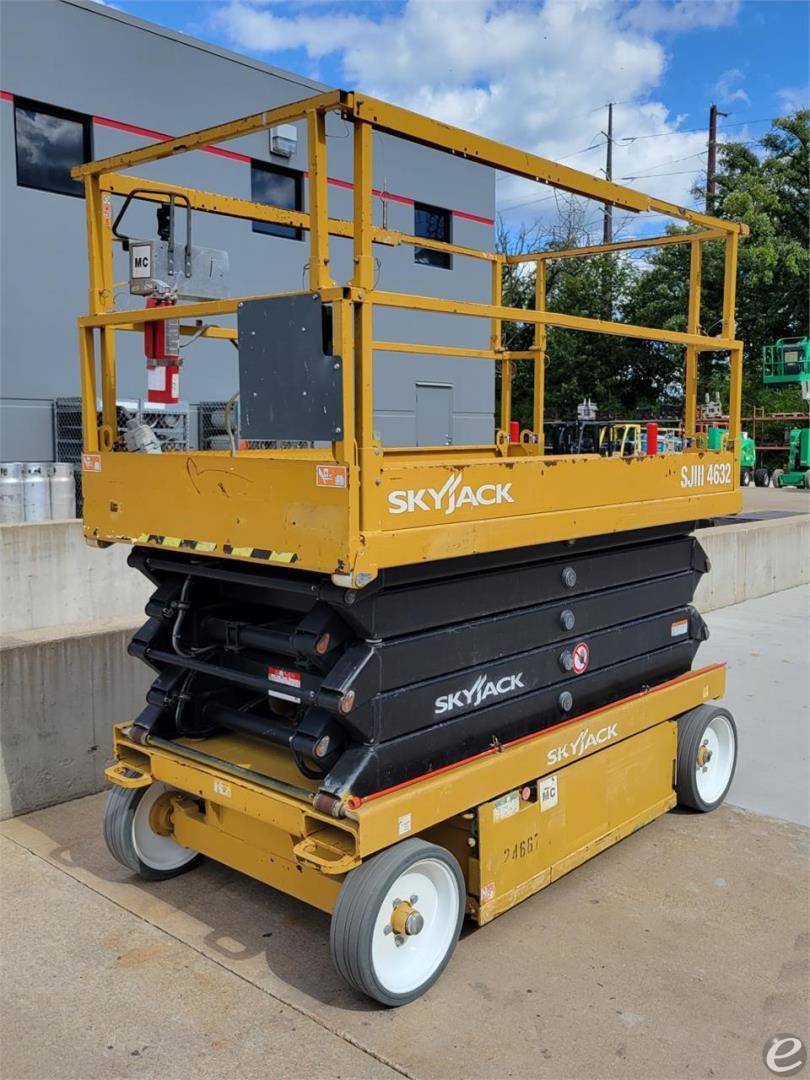 2017 Skyjack SJIII4632 Electric Scissor Lift - 123Forklift