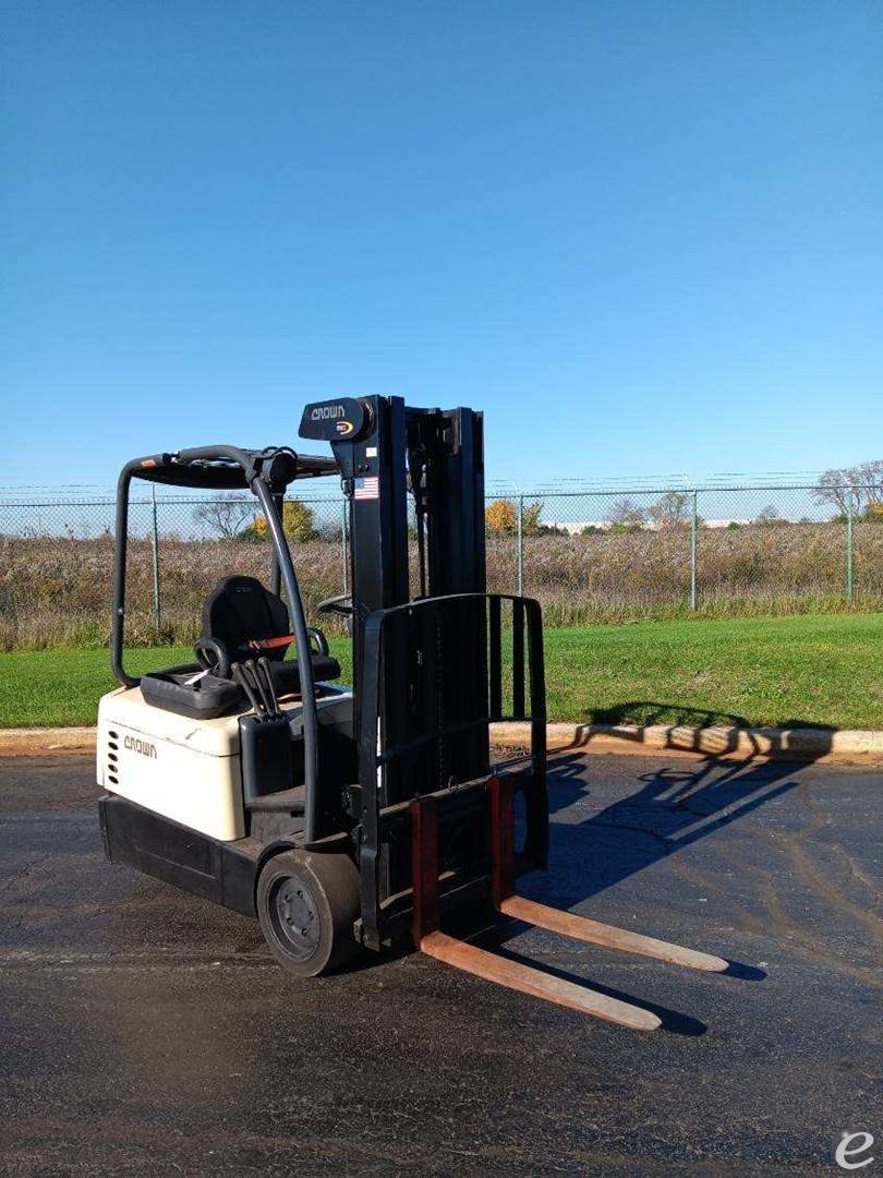 2010 Crown SC4540-40 Electric Forklift - 123Forklift