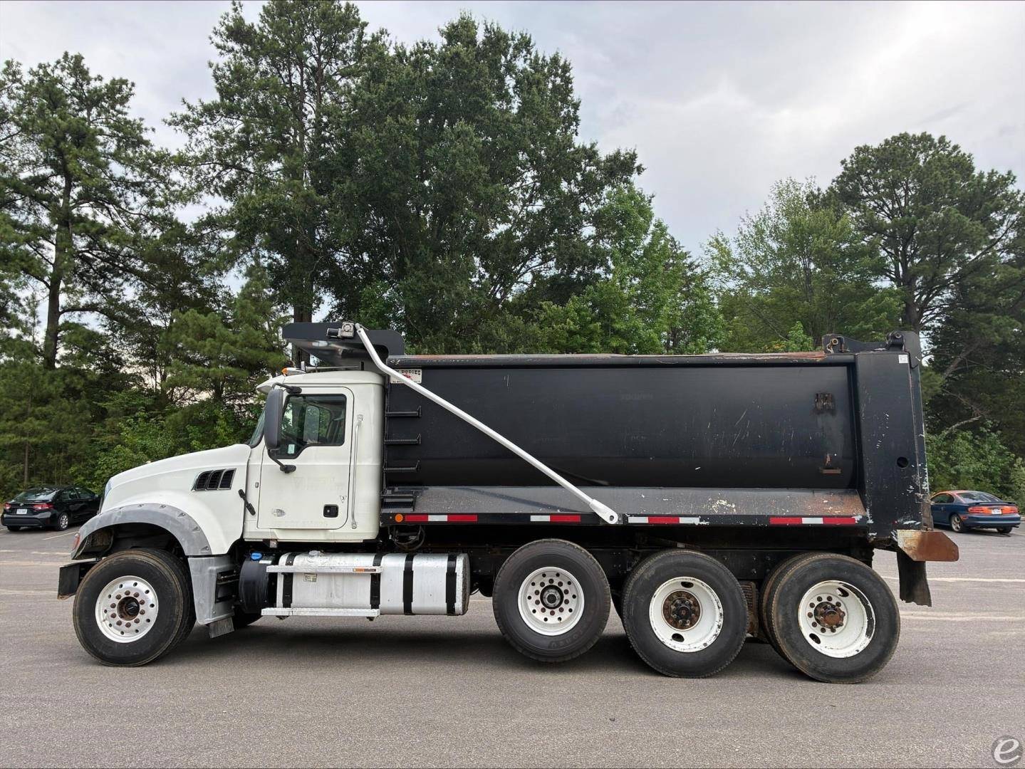 2019 Mack GRANITE GU713