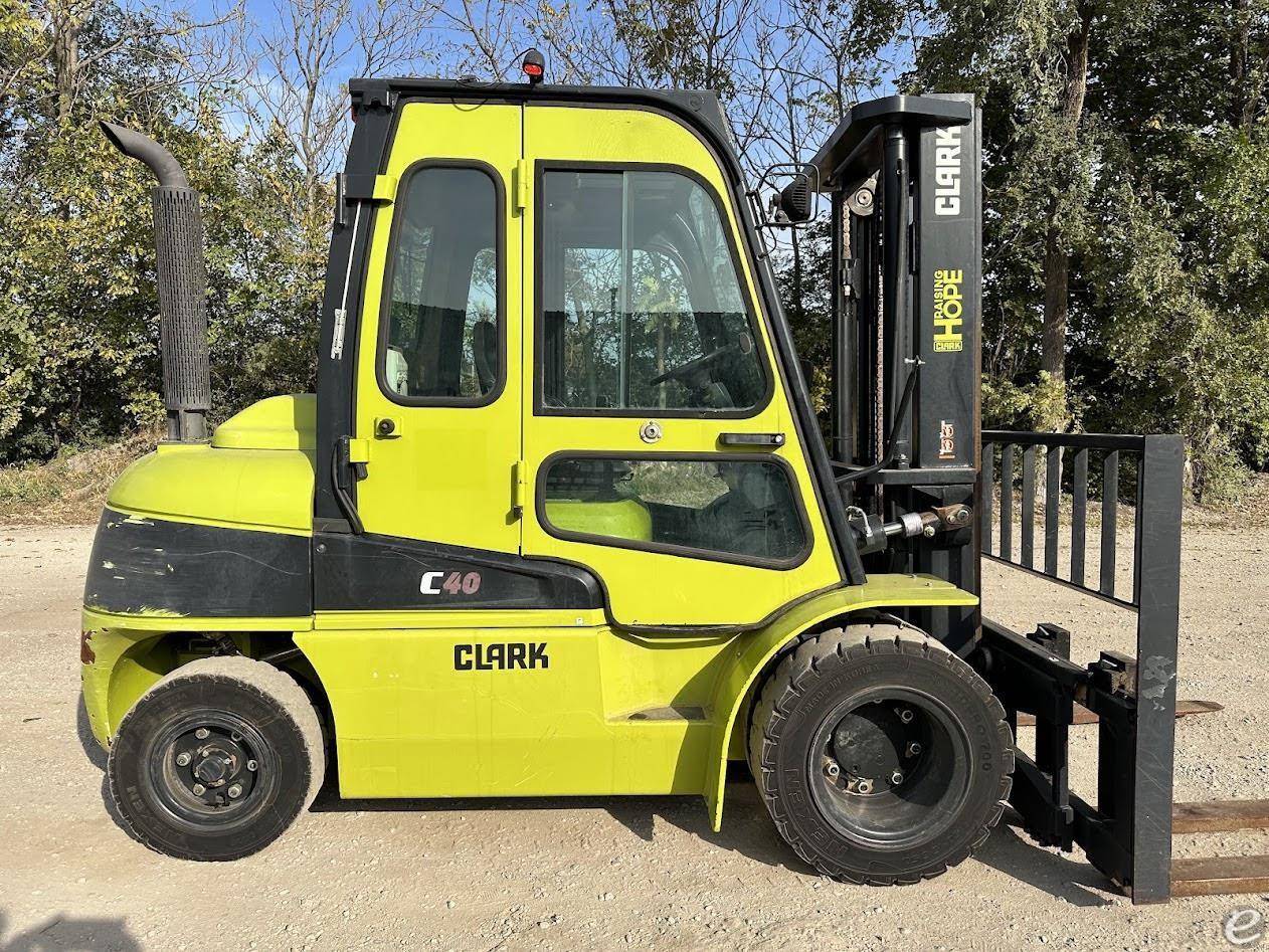 2021 Clark C40D