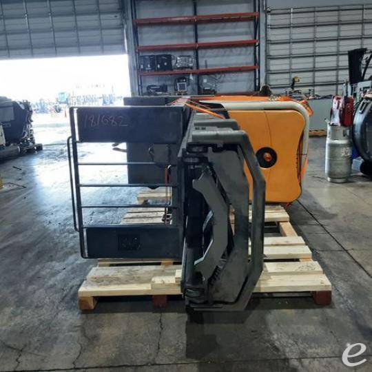 2016 Crown SP4030-30 Electric Order Picker - 123Forklift